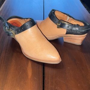 A.S. 98 Leather Pointed Toe Mules